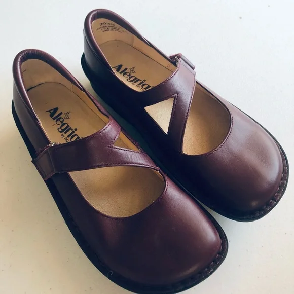 Alegria Women's Burgandy Mary Jane Shoes - Picture 1 of 9